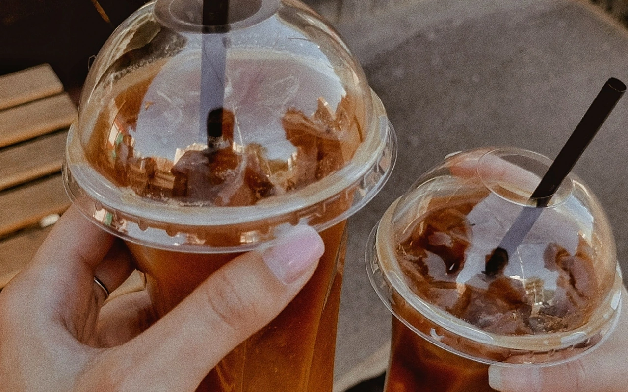Dua gelas kopi
